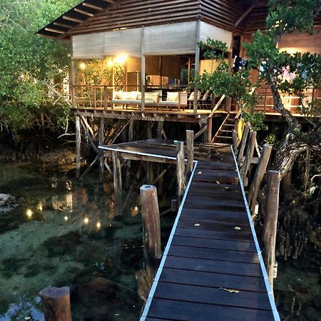 Villa Luzo & Tours Saonek Exterior foto