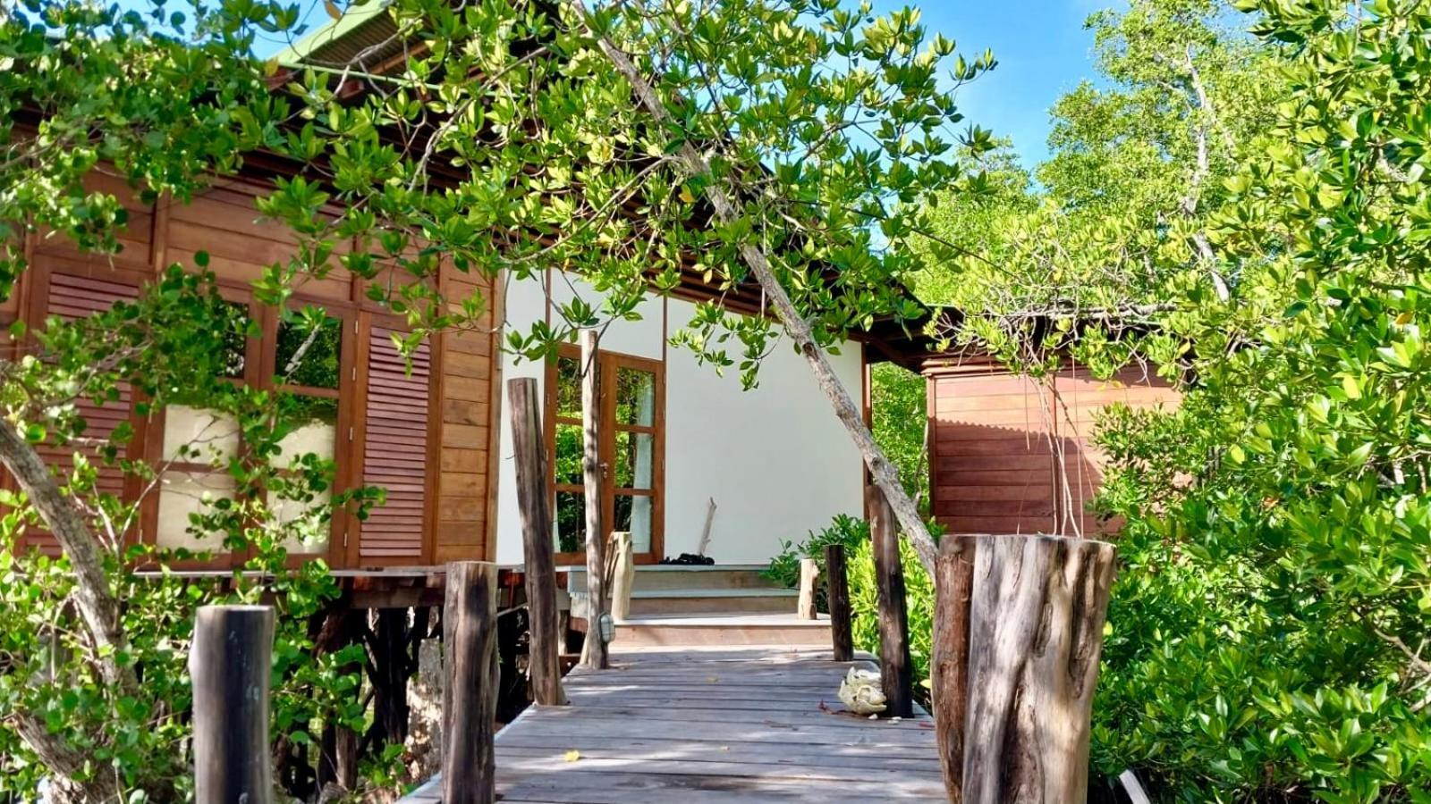 Villa Luzo & Tours Saonek Exterior foto