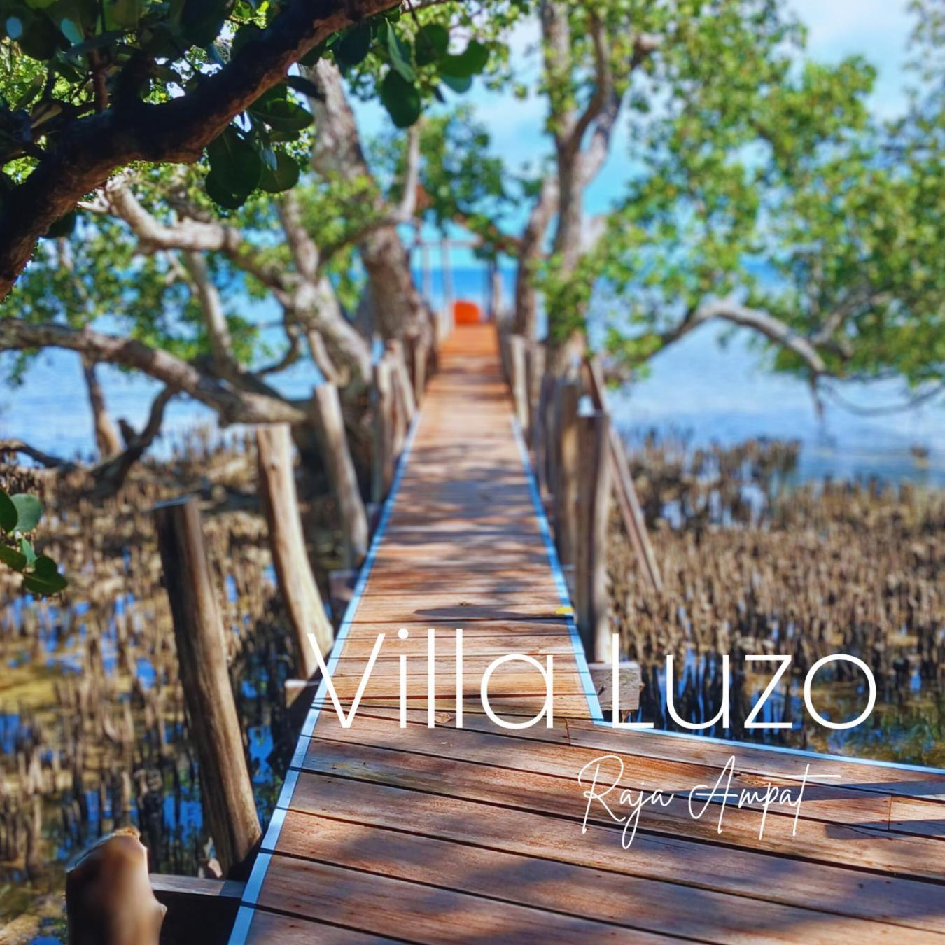 Villa Luzo & Tours Saonek Exterior foto