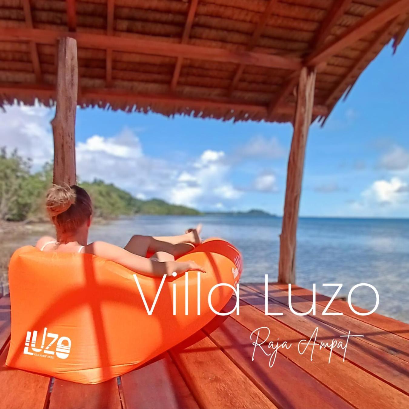 Villa Luzo & Tours Saonek Exterior foto